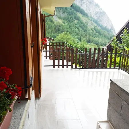 Casa Ai Piedi Del Monte Bianco Apartamento Courmayeur
