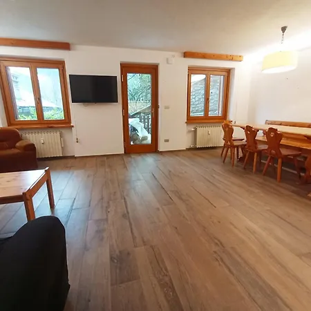 Apartment Casa Ai Piedi Del Monte Bianco